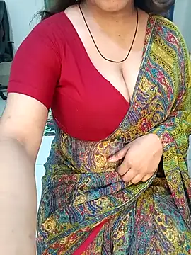 Snapshot of Dayna-36 chatting on December 22, 2025, 3:20 pm Dayna-36 online show from December 22, 2025, 3:20 pm