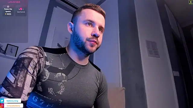 EnriqueBarberry online show from February 17, 2025, 6:31 am