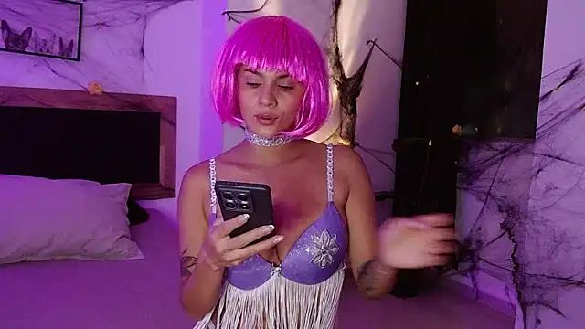 Snapshot of Susi_bell chatting on November 1, 2025, 12:01 am Susi bell online show from November 1, 2025, 12:01 am