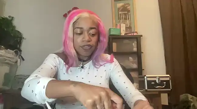 Snapshot of MommyConfident chatting on March 8, 2025, 3:39 am MommyConfident online show from March 8, 2025, 3:39 am