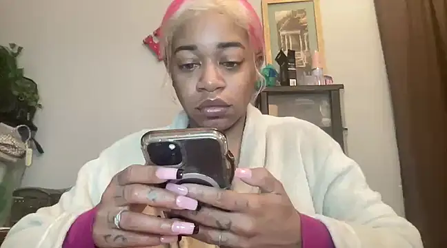 Snapshot of MommyConfident chatting on March 15, 2025, 12:47 am MommyConfident online show from March 15, 2025, 12:47 am