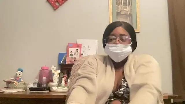 Snapshot of MommyConfident chatting on November 7, 2025, 9:04 pm MommyConfident online show from November 7, 2025, 9:04 pm