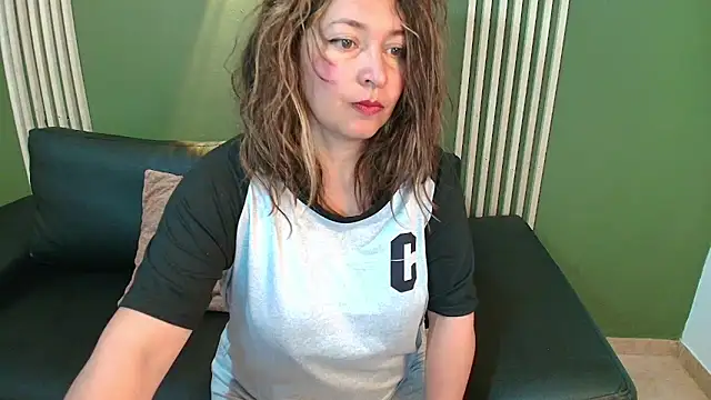 Snapshot of Devil_Sara chatting on October 22, 2025, 12:27 pm Devil Sara online show from October 22, 2025, 12:27 pm