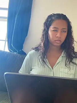 VanessaBling online show from November 8, 2025, 4:18 pm