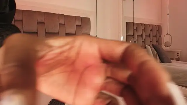 Snapshot of PamelaMendez_ chatting on November 29, 2025, 4:04 am PamelaMendez online show from November 29, 2025, 4:04 am