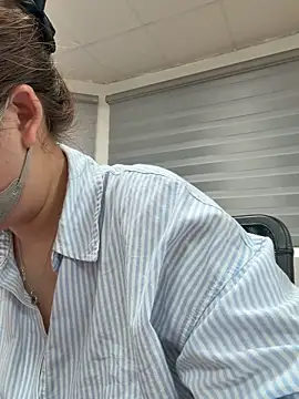 Alisa Hotfeeling online show from June 16, 2026, 4:04 am