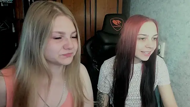 Snapshot of Rachel_Sharp chatting on September 16, 2025, 4:24 am Rachel Sharp online show from September 16, 2025, 4:24 am