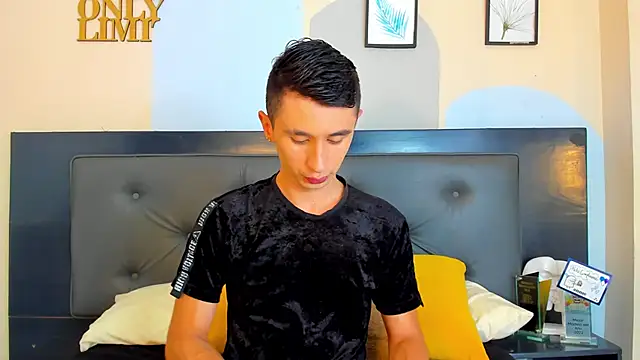 Jotastevensxx online show from April 23, 2026, 7:27 pm