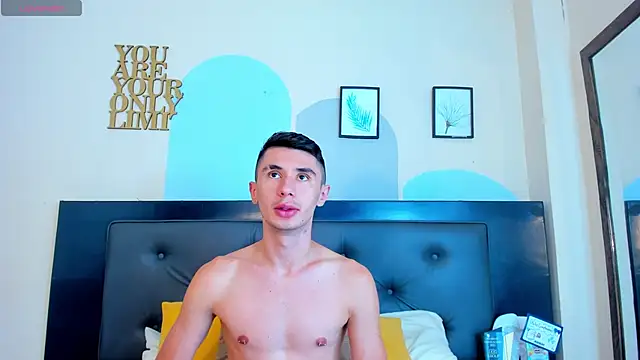 Jotastevensxx online show from April 30, 2026, 7:09 pm