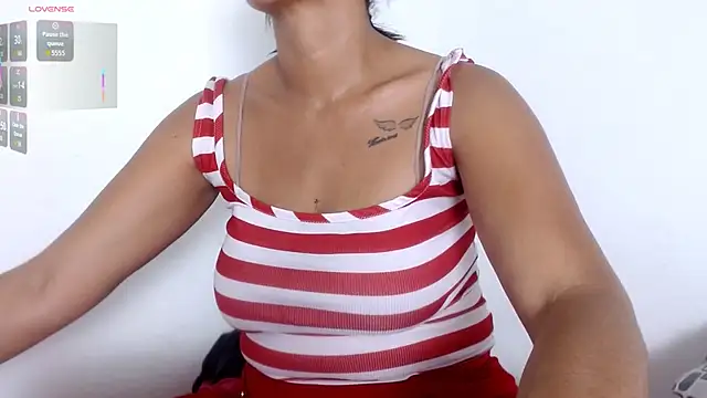seductivespellvagina80 online show from June 27, 2026, 3:39 pm