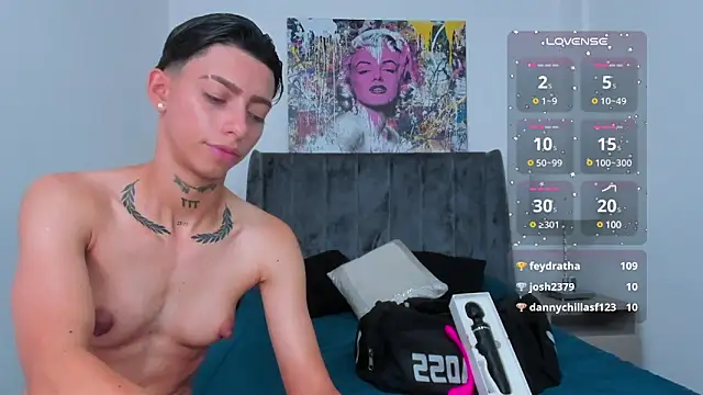 Snapshot of AmberAdams_ chatting on December 4, 2024, 4:27 pm AmberAdams online show from December 4, 2024, 4:27 pm