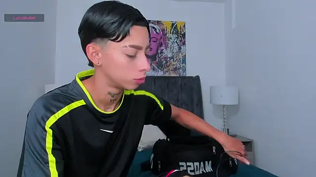 Snapshot of AmberAdams_ chatting on December 5, 2024, 1:28 pm AmberAdams online show from December 5, 2024, 1:28 pm