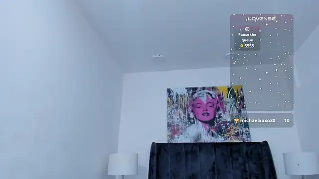 Snapshot of AmberAdams_ chatting on December 5, 2024, 4:34 pm AmberAdams online show from December 5, 2024, 4:34 pm