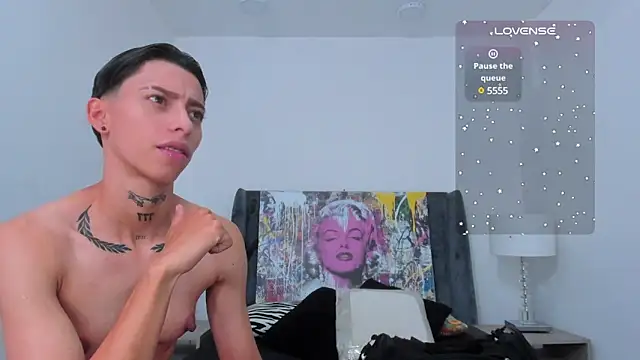 Snapshot of AmberAdams_ chatting on December 13, 2024, 2:27 pm AmberAdams online show from December 13, 2024, 2:27 pm