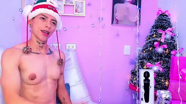 Snapshot of AmberAdams_ chatting on December 25, 2024, 8:17 pm AmberAdams online show from December 25, 2024, 8:17 pm