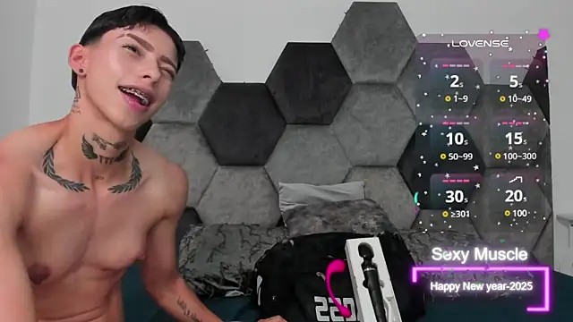 Snapshot of AmberAdams_ chatting on February 10, 2025, 4:58 pm AmberAdams online show from February 10, 2025, 4:58 pm