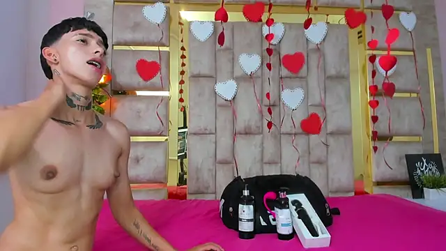 Snapshot of AmberAdams_ chatting on February 18, 2025, 3:32 pm AmberAdams online show from February 18, 2025, 3:32 pm