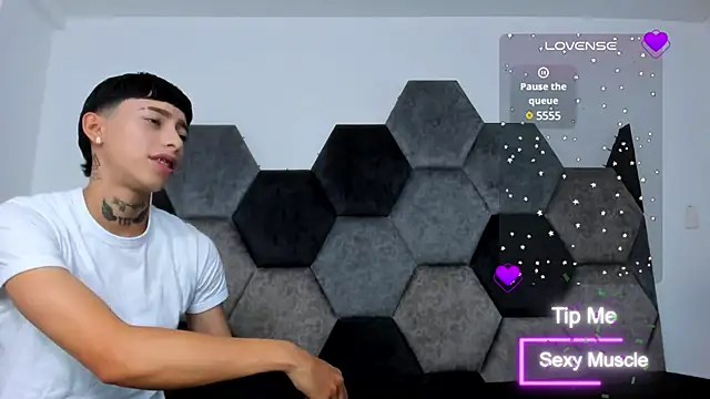 Snapshot of AmberAdams_ chatting on March 7, 2025, 4:22 pm AmberAdams online show from March 7, 2025, 4:22 pm