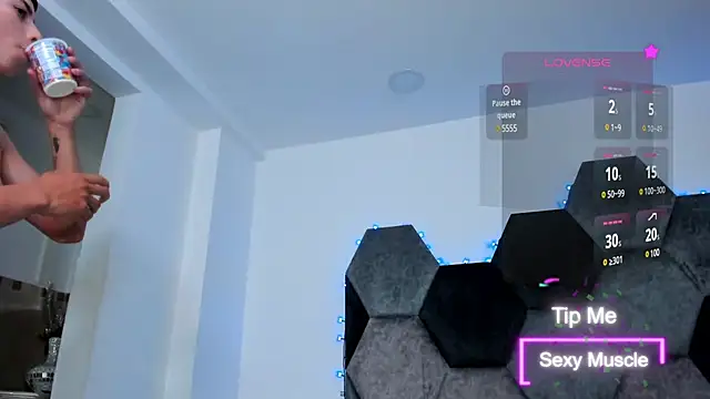 Snapshot of AmberAdams_ chatting on March 13, 2025, 4:23 pm AmberAdams online show from March 13, 2025, 4:23 pm