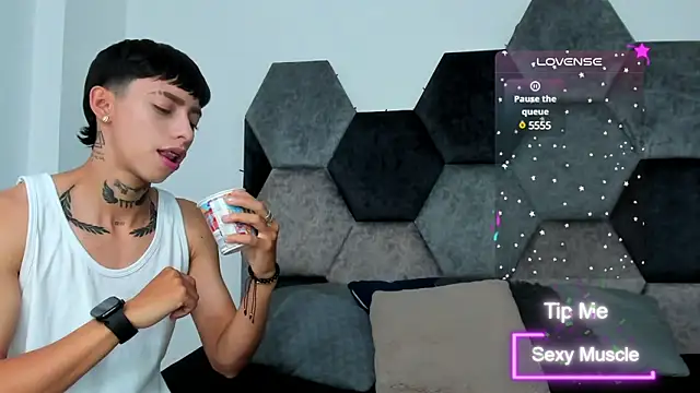 Snapshot of AmberAdams_ chatting on March 19, 2025, 2:57 pm AmberAdams online show from March 19, 2025, 2:57 pm