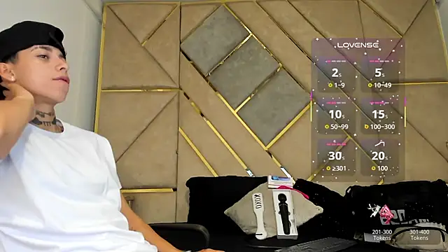 Snapshot of AmberAdams_ chatting on September 18, 2025, 12:40 pm AmberAdams online show from September 18, 2025, 12:40 pm