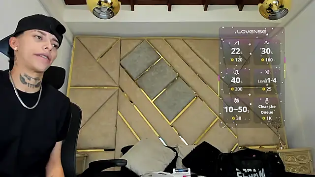 Snapshot of AmberAdams_ chatting on September 19, 2025, 5:02 pm AmberAdams online show from September 19, 2025, 5:02 pm