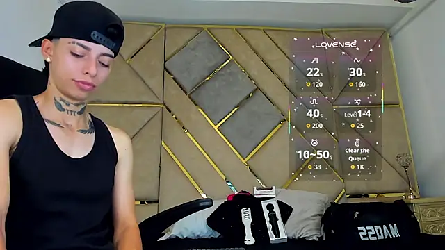 Snapshot of AmberAdams_ chatting on October 3, 2025, 3:42 pm AmberAdams online show from October 3, 2025, 3:42 pm