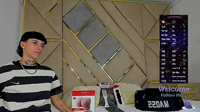 Snapshot of AmberAdams_ chatting on November 8, 2025, 3:34 pm AmberAdams online show from November 8, 2025, 3:34 pm