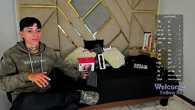 Snapshot of AmberAdams_ chatting on November 14, 2025, 4:06 pm AmberAdams online show from November 14, 2025, 4:06 pm