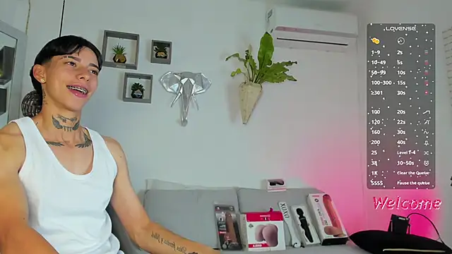 Snapshot of AmberAdams_ chatting on December 15, 2025, 3:27 pm AmberAdams online show from December 15, 2025, 3:27 pm