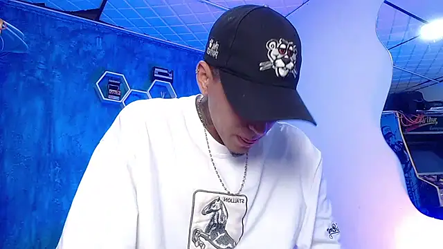 Liam lee online show from February 7, 2025, 4:46 pm