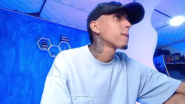 Liam lee online show from February 18, 2025, 4:16 pm