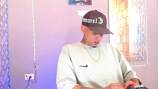 Liam lee online show from June 17, 2026, 8:54 pm