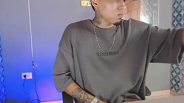 Liam lee online show from July 24, 2026, 9:02 pm