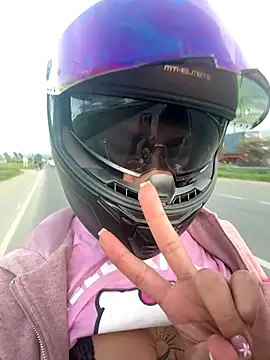 Snapshot of Juana_777 chatting on November 10, 2025, 10:09 pm Juana 777 online show from November 10, 2025, 10:09 pm