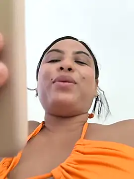 Snapshot of Francesca_ferrari chatting on December 10, 2024, 11:08 pm Francesca ferrari online show from December 10, 2024, 11:08 pm