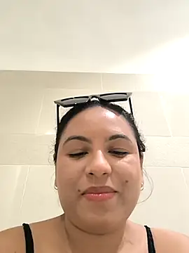 Snapshot of Francesca_ferrari chatting on March 15, 2025, 8:10 pm Francesca ferrari online show from March 15, 2025, 8:10 pm