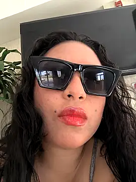 Snapshot of Francesca_ferrari chatting on March 16, 2025, 8:32 pm Francesca ferrari online show from March 16, 2025, 8:32 pm