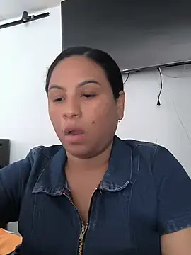 Snapshot of Francesca_ferrari chatting on July 10, 2026, 9:39 pm Francesca ferrari online show from July 10, 2026, 9:39 pm