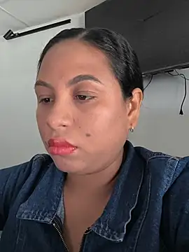 Snapshot of Francesca_ferrari chatting on July 21, 2026, 9:28 pm Francesca ferrari online show from July 21, 2026, 9:28 pm