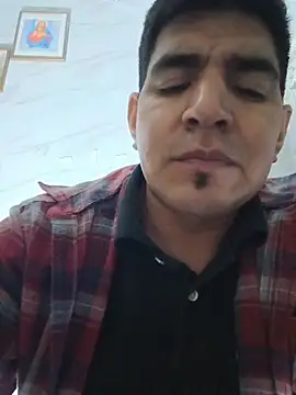 Snapshot of latino17 chatting on November 16, 2025, 7:25 am latino17 online show from November 16, 2025, 7:25 am