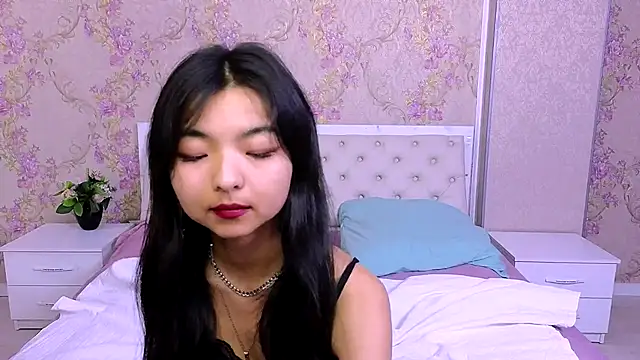 Shy Kira online show from December 2, 2024, 3:36 pm