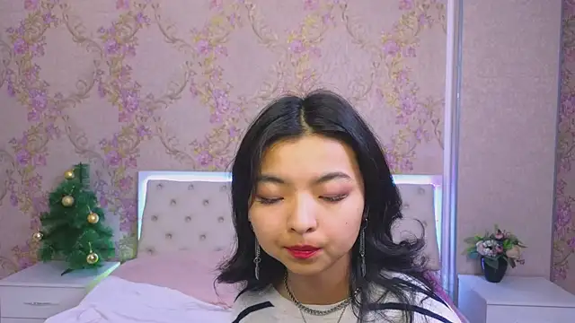 Shy Kira online show from January 7, 2025, 3:33 pm