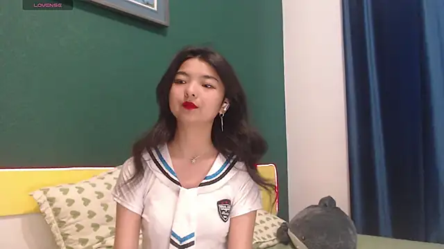 Shy Kira online show from June 14, 2026, 9:44 am