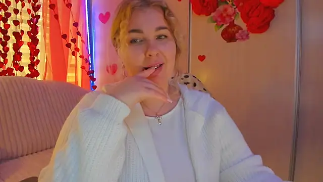 Snapshot of CoraSwon chatting on February 23, 2025, 7:11 am CoraSwon online show from February 23, 2025, 7:11 am