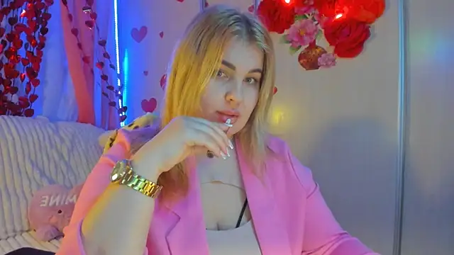 Snapshot of CoraSwon chatting on February 25, 2025, 7:14 pm CoraSwon online show from February 25, 2025, 7:14 pm