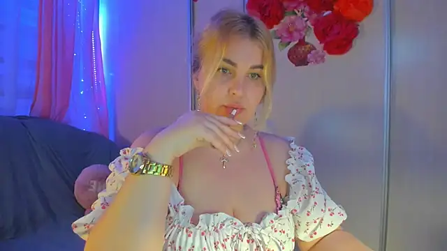 Snapshot of CoraSwon chatting on March 8, 2025, 7:09 pm CoraSwon online show from March 8, 2025, 7:09 pm