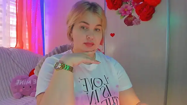 Snapshot of CoraSwon chatting on March 14, 2025, 8:42 am CoraSwon online show from March 14, 2025, 8:42 am