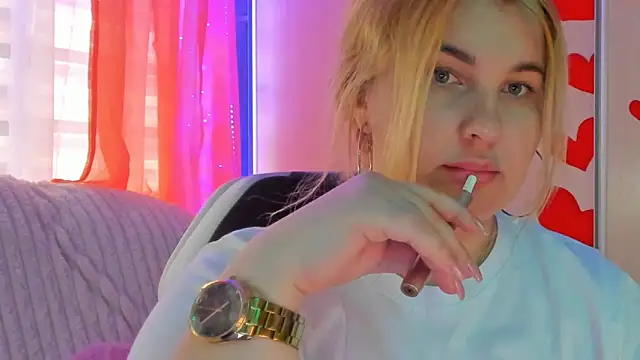 Snapshot of CoraSwon chatting on March 14, 2025, 11:45 am CoraSwon online show from March 14, 2025, 11:45 am