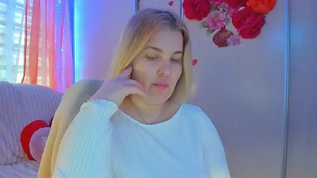 Snapshot of CoraSwon chatting on March 17, 2025, 11:42 am CoraSwon online show from March 17, 2025, 11:42 am